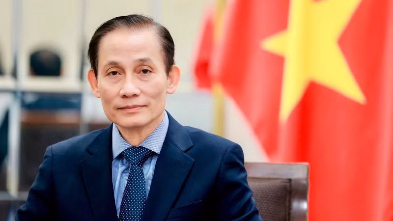 Minister of Foreign Affairs Le Hoai Trung.