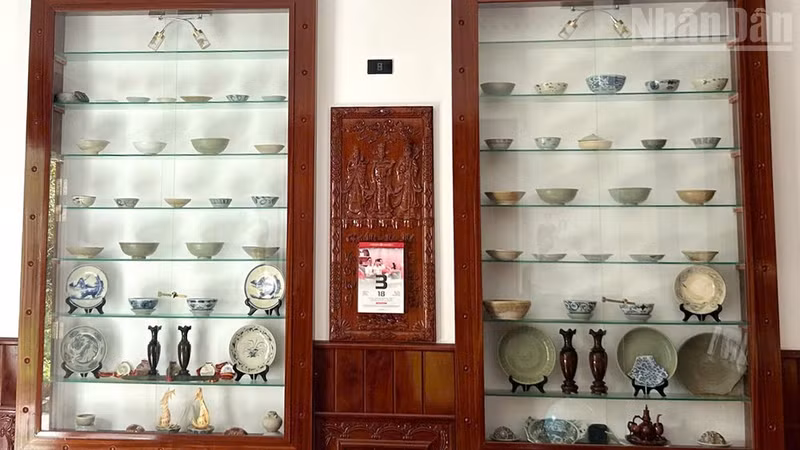 The local residents keep artefacts as mementoes and display them in their homes.