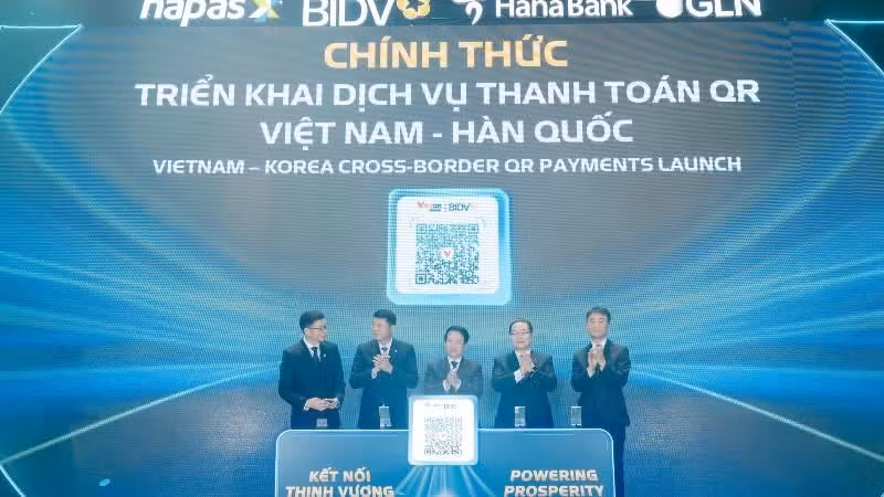 The launch of the Viet Nam-Korea cross-border QR payment service.