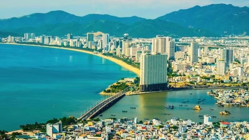 Preparations are underway in Khanh Hoa ahead of the Sea Festival 2026, which is scheduled to run from July 17 to 19. (Photo: Vuong Manh Cuong)