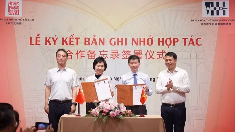A view of the signing ceremony. (Photo: Hoang Lan)
