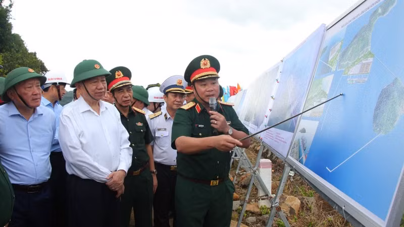 vna-potal-tong-bi-thu-to-lam-tham-lam-viec-tai-ca-mau-8418898-5121.jpg