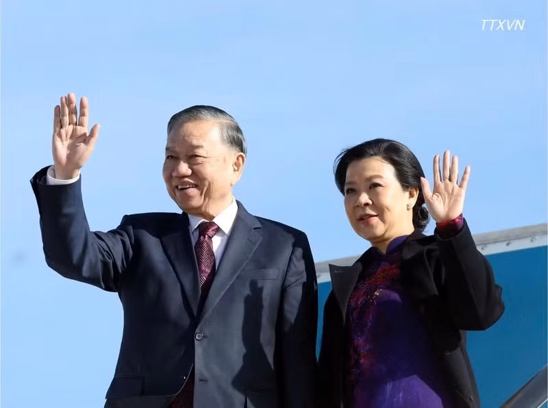 General Secretary and President To Lam and his spouse depart Brussels, successfully concluding their official visits to the European Union and the Kingdom of Belgium. (Photo: VNA)