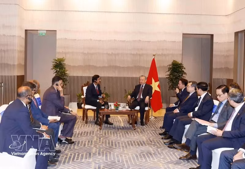 Party General Secretary and State President To Lam receives S. N. Subrahmanyan, Chairman and Managing Director of Larsen &amp; Toubro. (Photo: VNA)