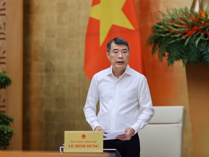 PM Le Minh Hung chairs the Government's second August law-building session on August 26 (Photo: VGP)