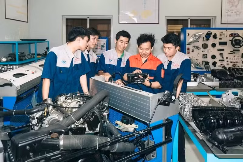 Scientific research activities at Duy Tan University in Da Nang.