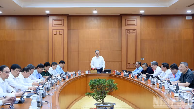General Secretary of the Communist Party of Viet Nam Central Committee and President To Lam addresses the meeting in Ha Noi on September 16. (Photo: Dang Khoa)