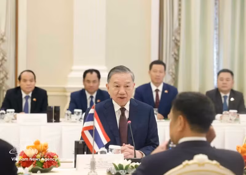 General Secretary of the Communist Party of Viet Nam Central Committee and State President To Lam speaks at the talks. (Photo: VNA)
