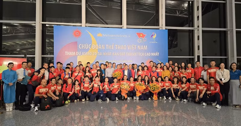 The Vietnamese sports delegation depart for the 2026 Asian Games in Japan. (Photo: VGP).