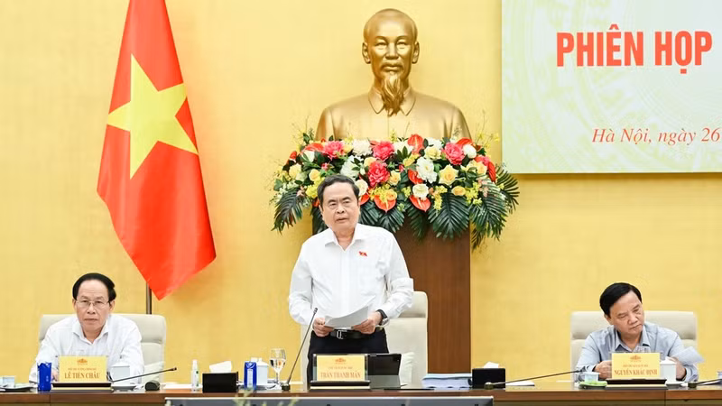 President of the National Assembly Tran Thanh Man speaks at the second meeting of the Steering Committee for the Comprehensive Review of the System of Legal Normative Documents in Ha Noi on August 26. (Photo: Duy Linh)