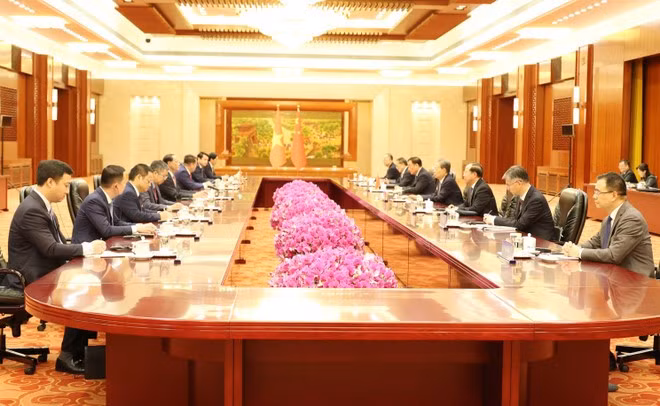 An activity within the China visit of Vice Chairman of the National Assembly Tran Quang Phuong (Photo: VNA)