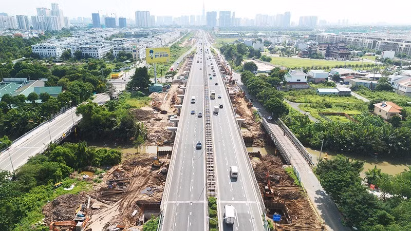 The Ho Chi Minh City-Long Thanh Expressway expansion project is being accelerated. (Photo: Viet Dung)