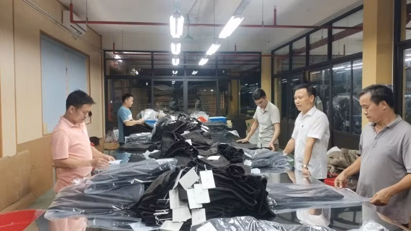 Garment products for export are manufactured at Ha Noi University of Industry and Trade.