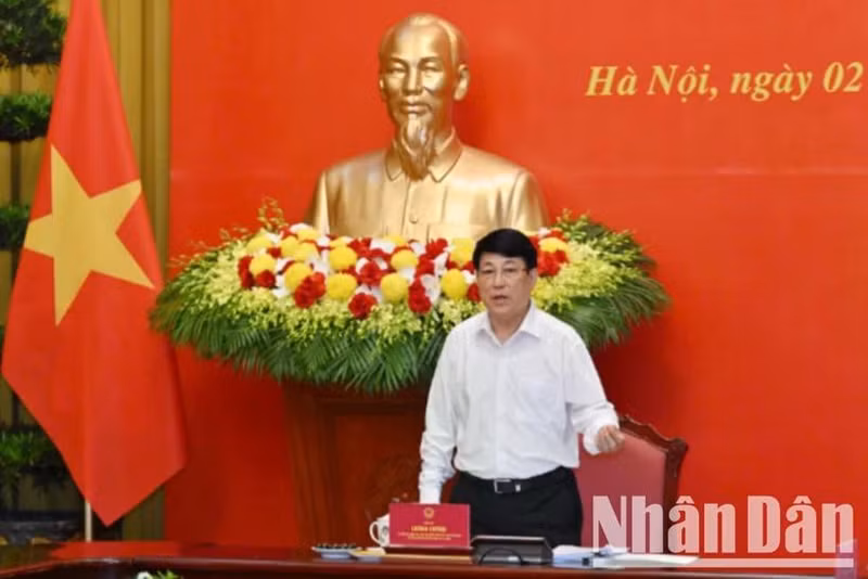 President Luong Cuong addresses the meeting.