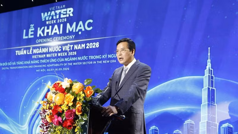 Deputy Minister of Construction Bui Xuan Dung speaks at the event. (Photo: VWSA)