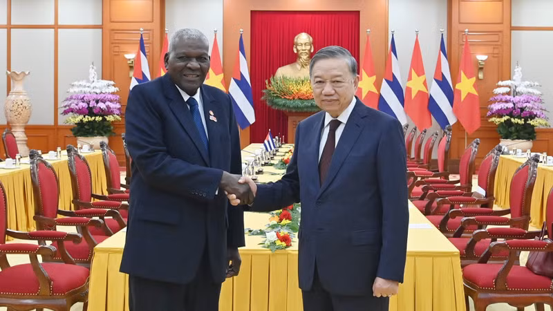 anh-1-bnd-0200-6624.jpg
