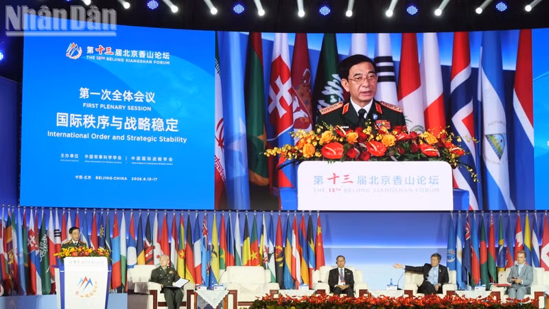 Deputy Prime Minister and Minister of National Defence Gen. Phan Van Giang speaks at the 13th Beijing Xiangshan Forum in Beijing on September 16. (Photo: Vi Sa)