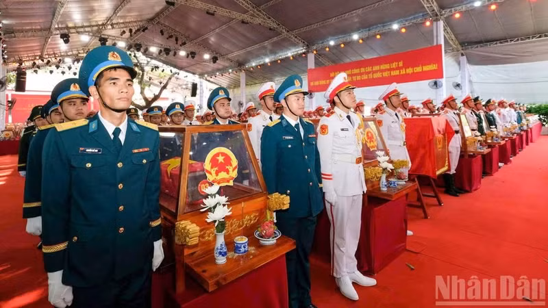 The ceremony to commemorate and bury the remains of 731 fallen soldiers discovered at Le Thi Rieng Park in Ho Chi Minh City.