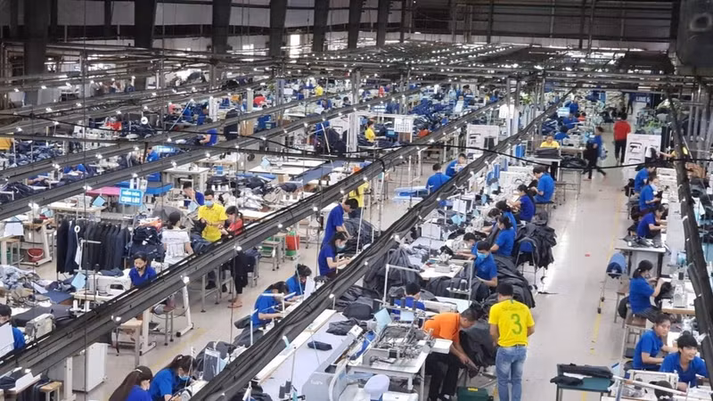 Financial policies help businesses reduce costs and sustain production. (Photo: MP)