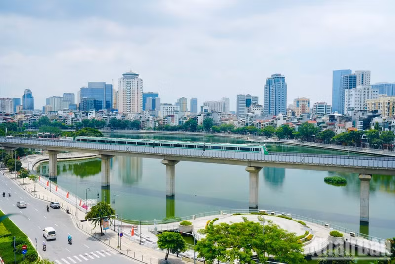 The metro increasingly emerges as one of the symbols associated with Ha Noi among domestic visitors.