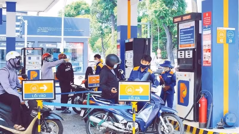 A petrol station in Ho Chi Minh City. (Photo: The Anh)