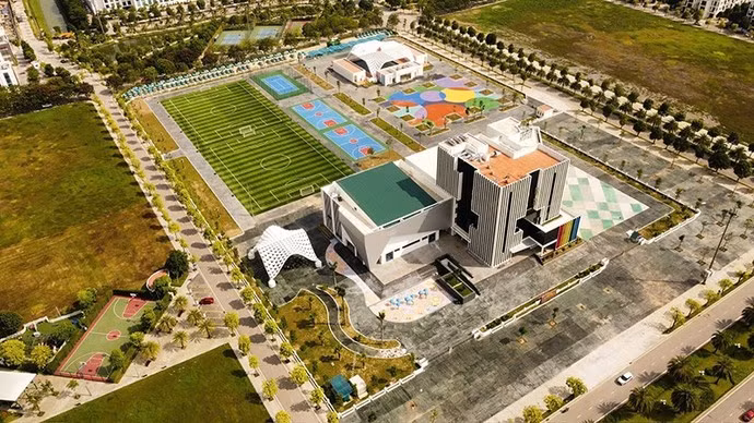 The newly inaugurated Children’s Cultural Palace and Sports Centre in Hac Thanh Ward.