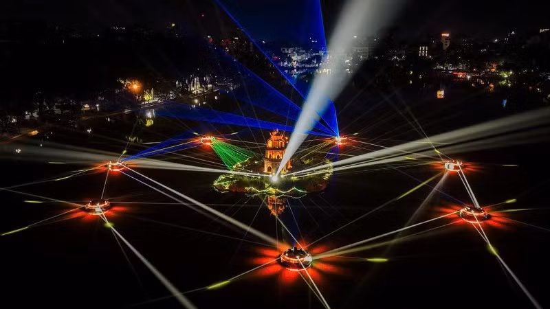 Hoan Kiem Lake will be illuminated to celebrate 2026.