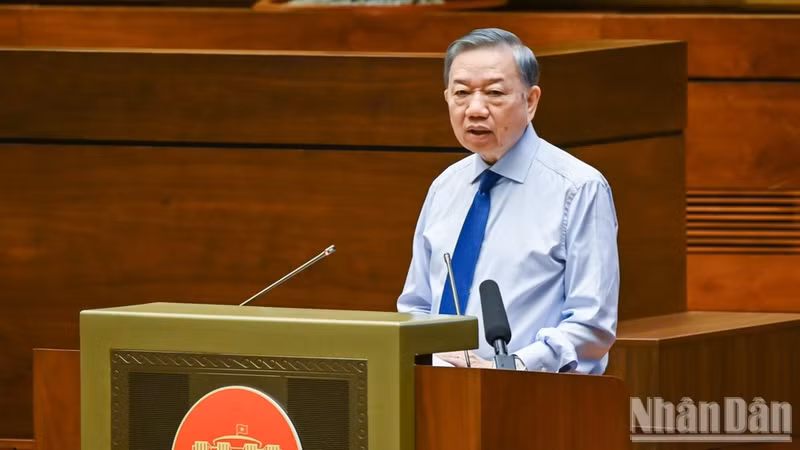General Secretary of the Communist Party of Viet Nam Central Committee and President To Lam addresses the meeting. (Photo: Duy Linh)