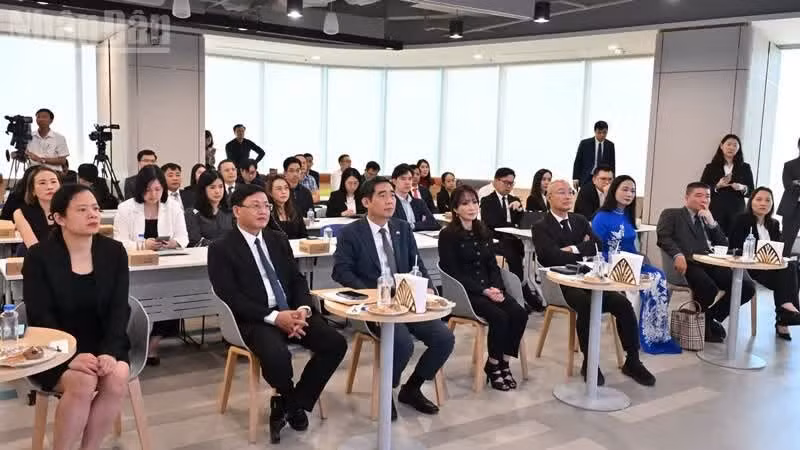 Participants at the seminar.