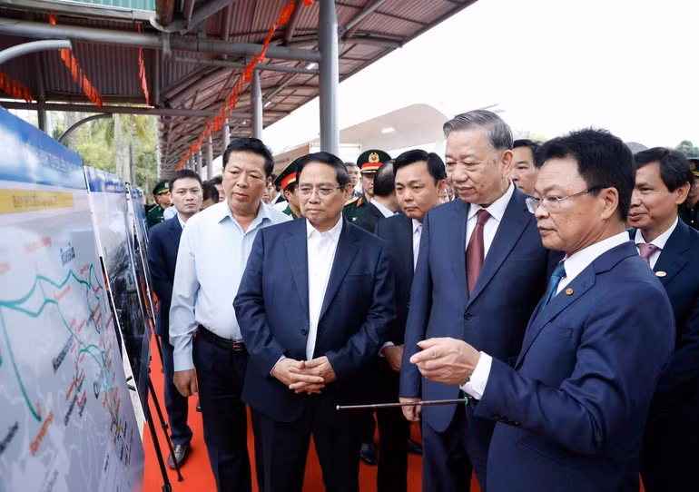 vna-potal-tong-bi-thu-lam-viec-ve-trien-khai-hop-tac-ket-noi-duong-sat-viet-nam-trung-quoc-8650700.jpg