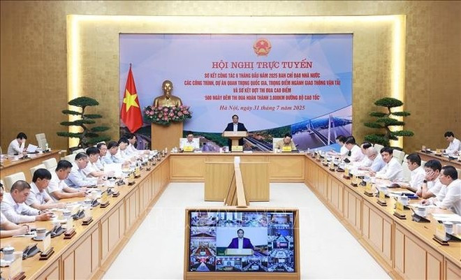 PM Pham Minh Chinh emphasises that speeding up progress must go hand in hand with ensuring quality, safety, environmental protection, and proper planning of surrounding spaces. (Photo: VNA) PM Pham Minh Chinh emphasises that speeding up progress must go hand in hand with ensuring quality, safety, environmental protection, and proper planning of surrounding spaces. (Photo: VNA)