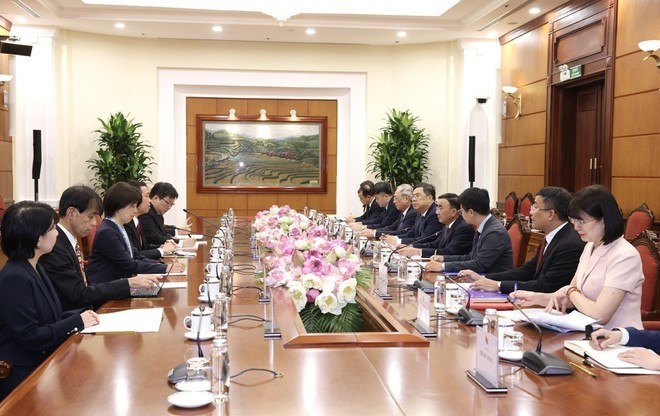 At the reception for a delegation from the Japanese Communist Party Central Committee (Photo: VNA) At the reception for a delegation from the Japanese Communist Party Central Committee (Photo: VNA)