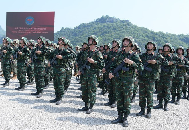 The Vietnamese army at the closing ceremony on July 30 (Photo: VNA) The Vietnamese army at the closing ceremony on July 30 (Photo: VNA)