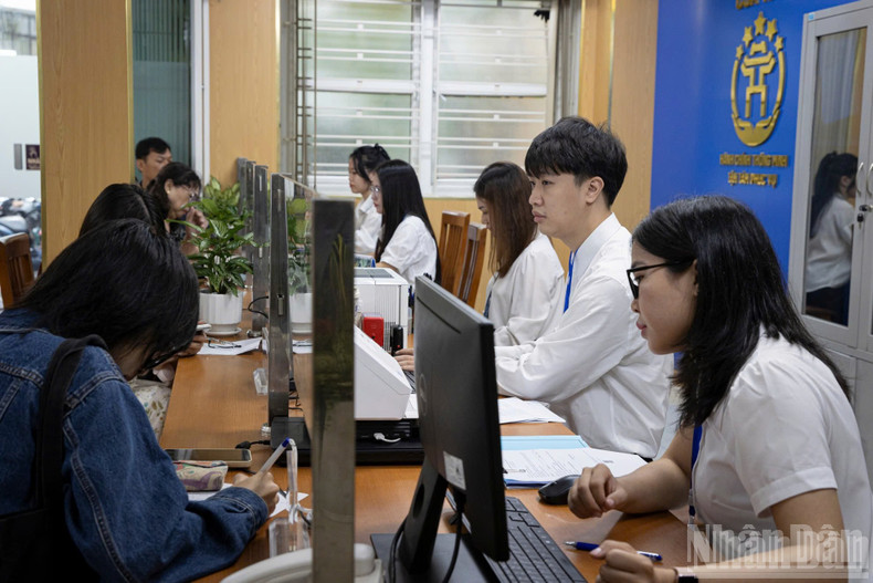 People hope that with the two-tier governance model, administrative procedures will be settled more conveniently. ndo-br-z6759627750335-756acd0c0cbedf0cf2414ffa5f74cd96.jpg