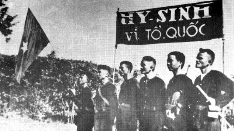 The Ba To guerrilla team was established on March 14, 1945 after the Ba To uprising (Quang Ngai) broke out and won victory on March 11, 1945, leading to the establishment of the people’s revolutionary administration. It became the core force directly engaged in fighting during the General Uprising in the central region, contributing to the victory of the Agugust Revolution. (Photo: VNA) cach-mang-t8-3.jpg