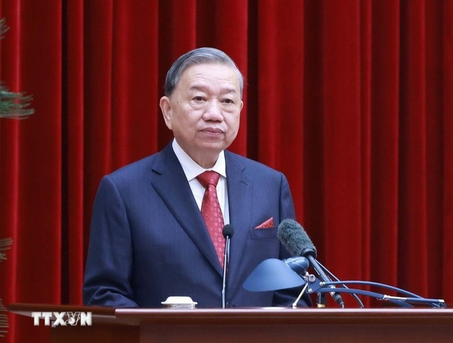 Party General Secretary To Lam delivers the closing remarks at the 15th plenum of the 13th Party Central Committee on the morning of December 23. (Photo: VNA)