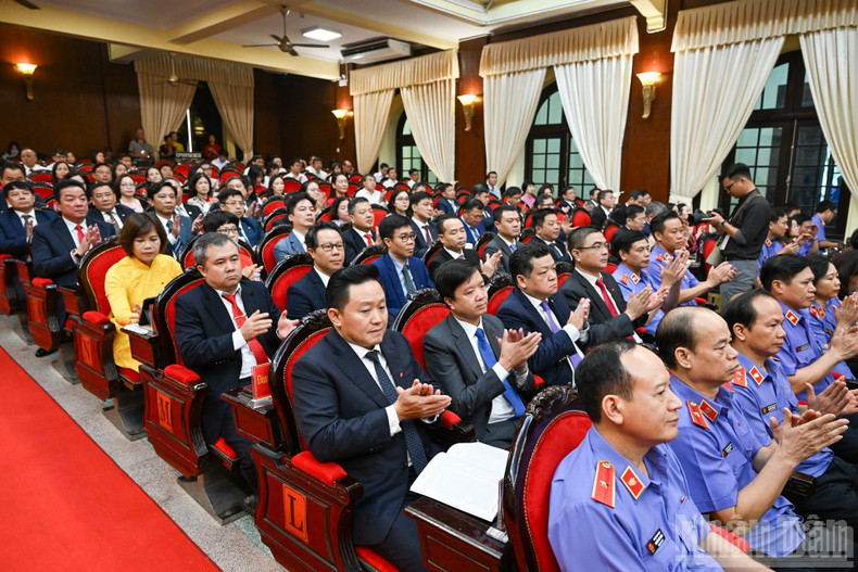 Delegates attend the Congress. ndo-br-bnd-4136.jpg