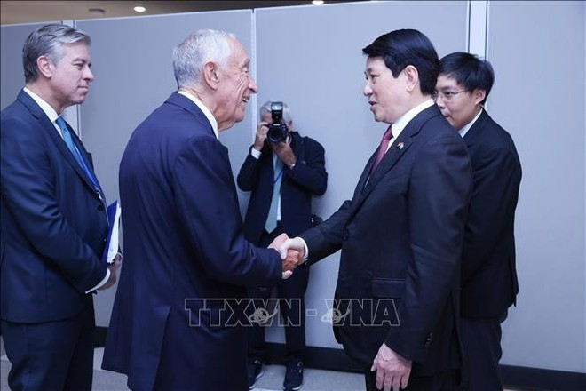 State President Luong Cuong meets Portuguese President Marcelo Rebelo de Sousa. (Photo: VNA) State President Luong Cuong meets Portuguese President Marcelo Rebelo de Sousa. (Photo: VNA)