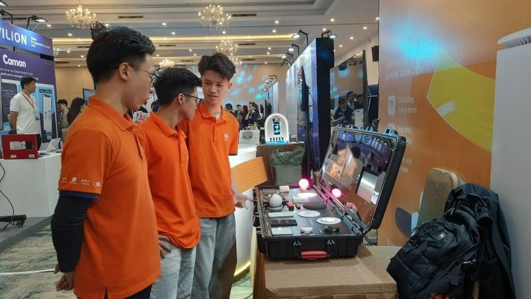 Many new technology solutions were introduced at Tech4Life 2025. (Photo: NDO) 6.jpg