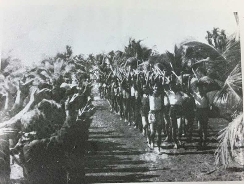 Tien Phong Young with pointed bamboo sticks in the South in 1945. (File photo: hcmcpv.org.vn) ngay-25-8-3.jpg