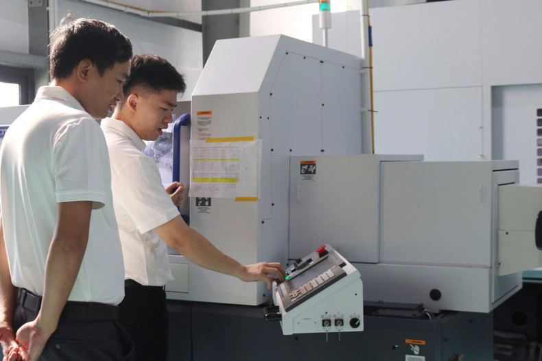Onaga Company aims to produce components in Viet Nam to meet the global supply chain. (Photo: NDO) 74561fd5dde850b609f9.jpg