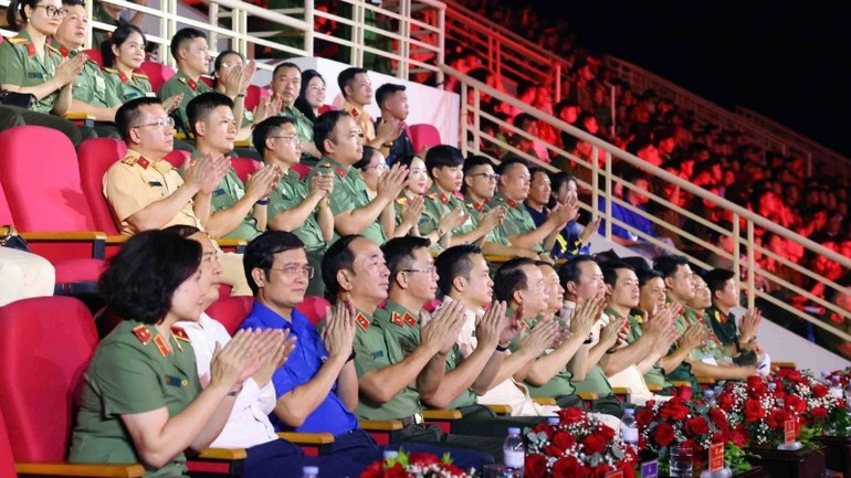 Delegates at the programme (Photo: NDO) cong-an-nhan-dan-2.jpg