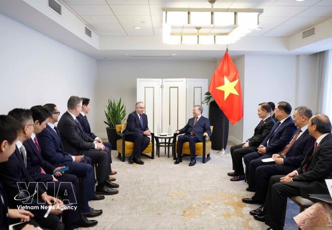 Party General Secretary gives a reception for former US Deputy Secretary of State on February 20 afternoon in Washington D.C. (Photo: VNA)