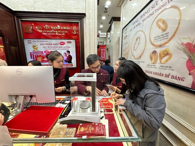 Domestic gold prices in November rise 1.9% month-on-month and 64.4% year-on-year. (Photo: VNA)