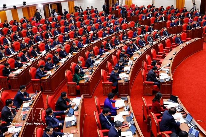 Delegates at the second meeting of the 14th Party Central Committee. (Photo: VNA)
