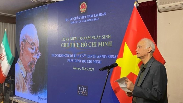The President of the Iran–Viet Nam Friendship Association speaks at the ceremony (Photo: nhandan.vn) hcm-2.jpg