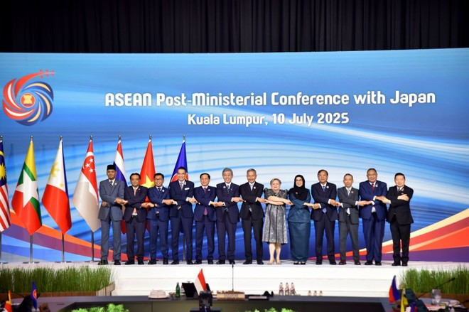 The ASEAN Post-Ministerial Conference with Japan is held in Kuala Lumpur, Malaysia on July 10. (Photo: VNA) The ASEAN Post-Ministerial Conference with Japan is held in Kuala Lumpur, Malaysia on July 10. (Photo: VNA)