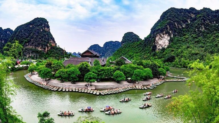 Trang An World Cultural and Natural Heritage in Ninh Binh. (Photo: NDO) trang-an.jpg