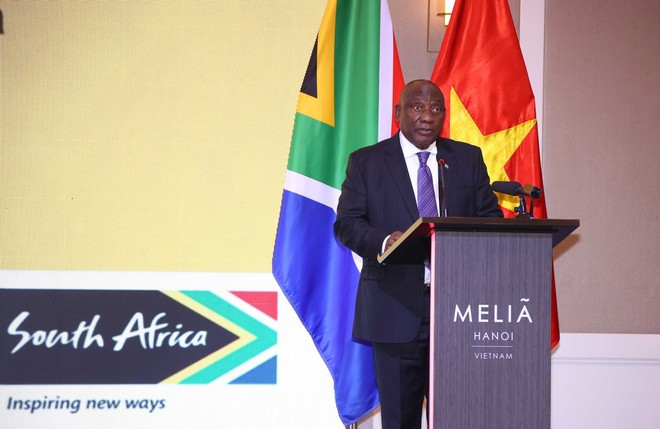 South African President Matamela Cyril Ramaphosa speaks at the Viet Nam – South Africa Business Forum in Ha Noi on October 24 (Photo: VNA) South African President Matamela Cyril Ramaphosa speaks at the Viet Nam – South Africa Business Forum in Ha Noi on October 24 (Photo: VNA)