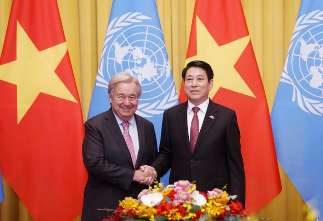 President Luong Cuong and UN Secretary-General António Guterres at the talks in Hanoi on October 24 (Photo: VNA) President Luong Cuong and UN Secretary-General António Guterres at the talks in Hanoi on October 24 (Photo: VNA)